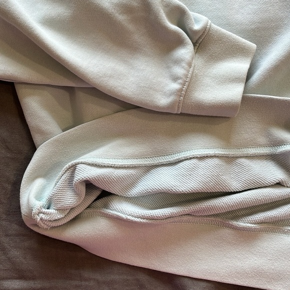 H&M preppy crewneck - Picture 4 of 4